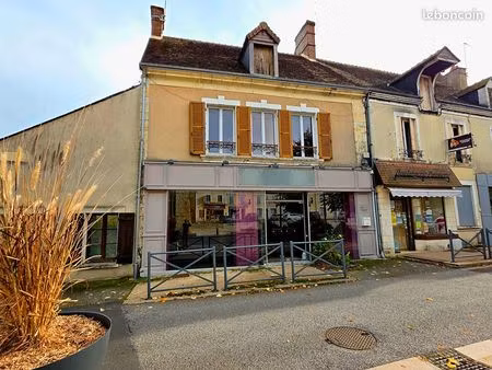 local 151 m² le theil