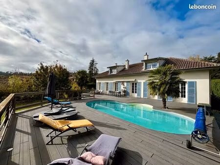 maison sorbiers 8 p 214m2