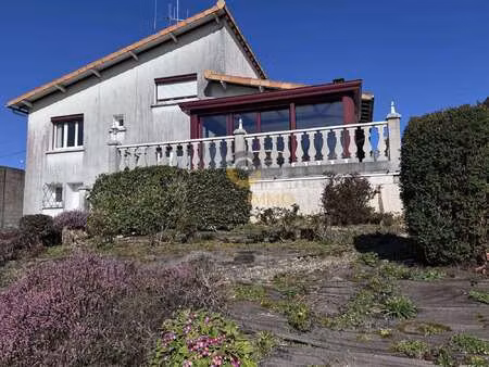 vente maison à secondigny (79130) : à vendre / 163m² secondigny