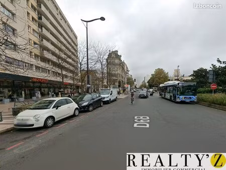 local commercial 1 325 m²