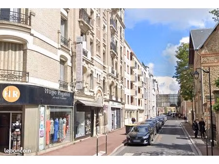 boutique 136 m² villeneuve st georges