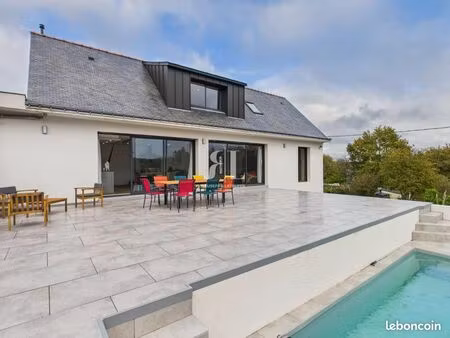 maison 6 pièces 203 m²