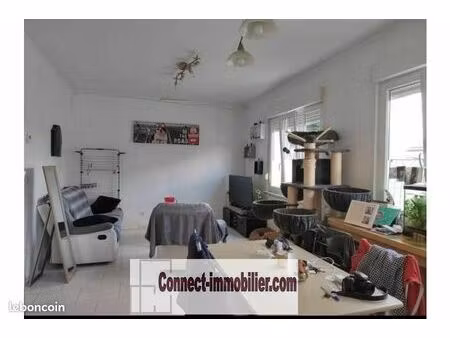 immeuble 10 pièces 225 m²