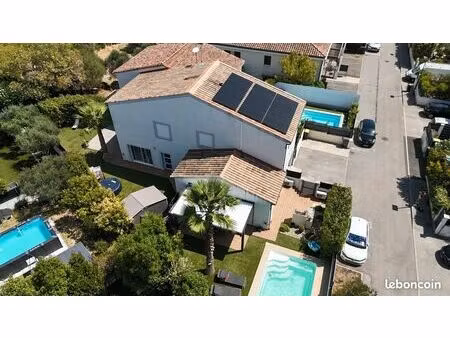 ensemble immobilier  6 pièces  136 m²