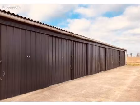 garage/box 10 m² moreac