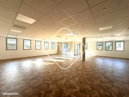 bureaux 153 m² saint gely du fesc