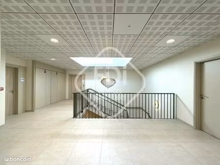 bureaux 1409 m² saint gely du fesc