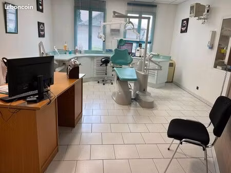 local 88 m² bourg-achard