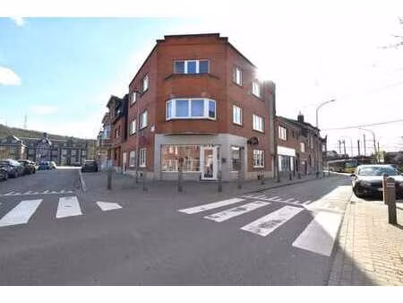 rez-de-chaussée commercial à angleur