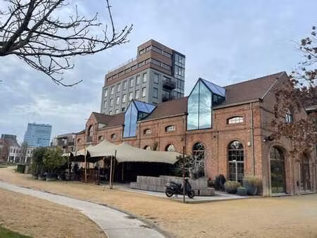 espace horeca avec terrasse près de park spoor noord