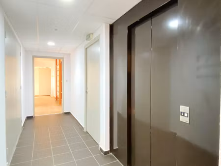 bureaux tout neuf dans un immeuble d'affaires  a perpignan