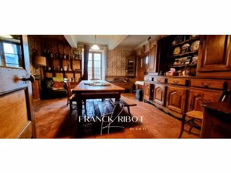 maison ancienne de 165m2 avec garage et jardin