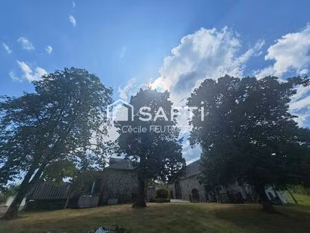 ensemble immobilier en pierre avec beaucoup de cachet !