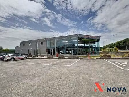 superbe immeuble showroom avec parkings et atelier