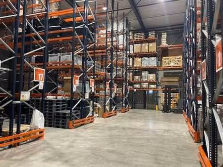 entrepôt de 800m² à louer – grez-doiceau