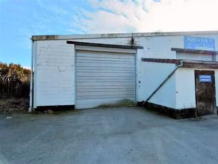 entrepôt-stockage-atelier de 350 m² entre wavre et limal .