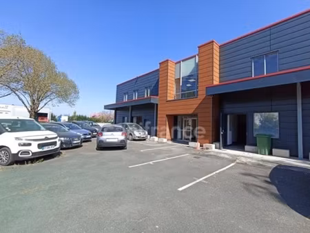 location locaux professionnels 53 m² à guibeville (91630)  470 €