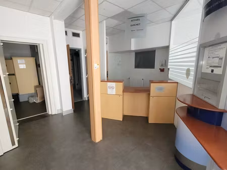 a mirande  local professionnel 83m2 à louer