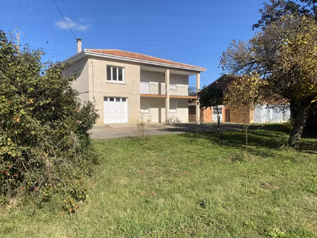 maison avec terrain de 6278m2 et dépendances