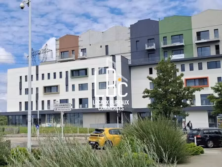 rezé - plateau de bureaux neuf de 320 m² à louer