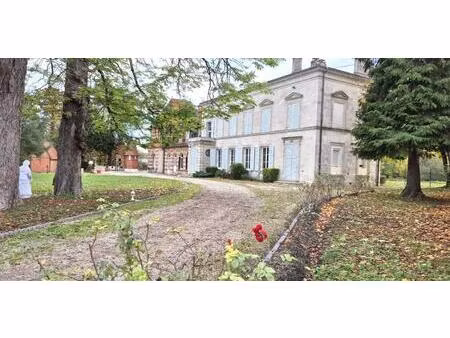 belle demeure ou château de 415 m² à réhabiliter et restaurer avec cour  garage  terrasses