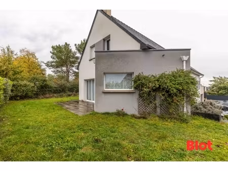 a vendre à saint-thurial - maison 5 chambres - garage et jardin