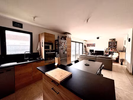 maison recente 3 faces  4 chambres