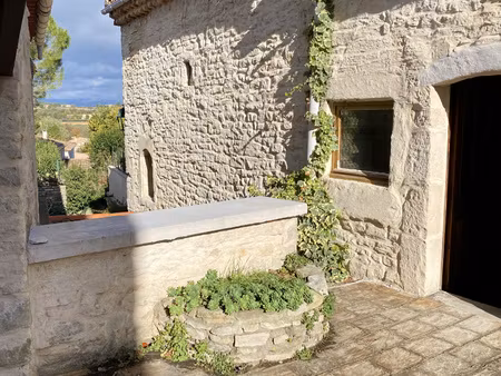 méjannes-lès-alès  très belle maison de village en pierre av