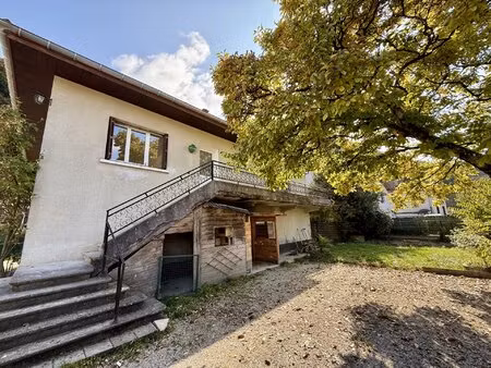 vaste appartement 3 chambres dans maison gieres !