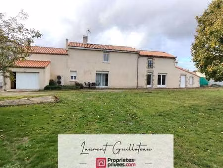 vente maison aux landes-genusson (85130) : à vendre / 180m² les landes-genusson