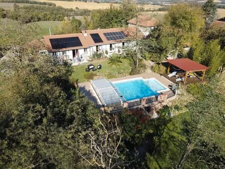 à vendre près de vic fezensac: superbe vue sur les pyrénées pour cette propriété magnifiqu