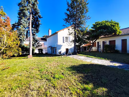 maison 8 pièces 188 m² à vendre / acheter saint-laurent-de-céris 16450 ? | era immobilier