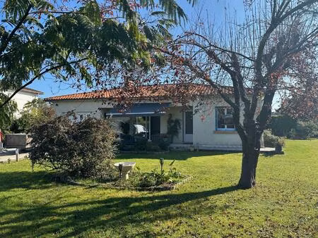 exclusivité  villa de plain pied  jardin clos  garage à villeneuve sur lot rive droite