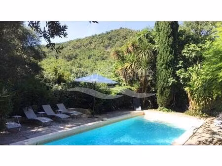 maison rénovée avec studio dans un bel environnement