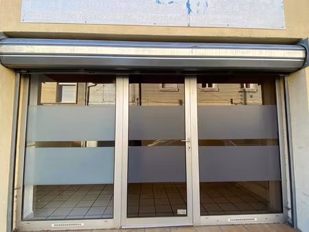 salon de provence - local 42 m2