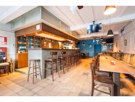 handelspand met woonst tegenover ziekenhuiscampus lokeren