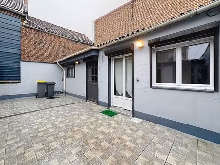 maison de - 94 m² - 3 chambres