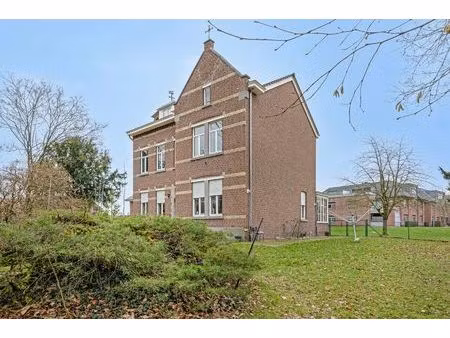 authentieke pastorie  stijlvol gerenoveerd met comfort