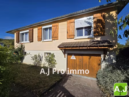 maison traditionnelle sur sous-sol total  3 chambres