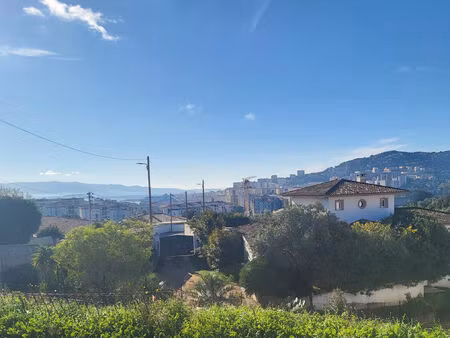 terrain constructible de 1300m2 - a 2km du centre-ville