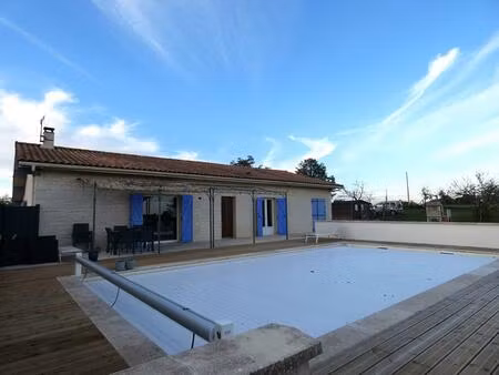 maison de plain-pied 143 m2 / pièce de vie 75m² / 3 chambres / piscine / terrain 7000m²