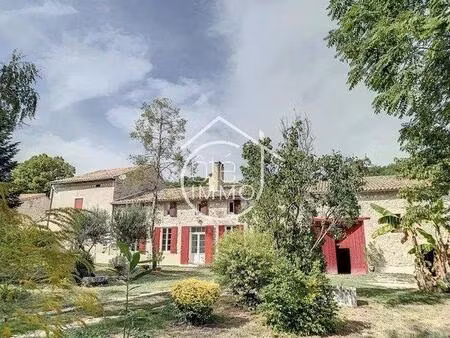 st antoine de breuilh  maison en pierre de 174 m² avec dépendances attenantes sur jardin..