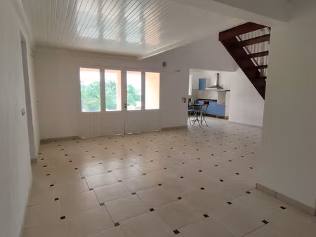 villa t5 surface 124.33 m2 secteur dizac le diamant
