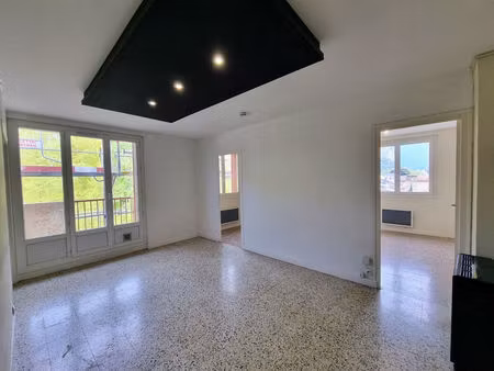 location appartement 3 pièces 43m2 saint-égrève 38120 - 644 € - surface privée