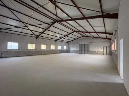 grand local professionnel