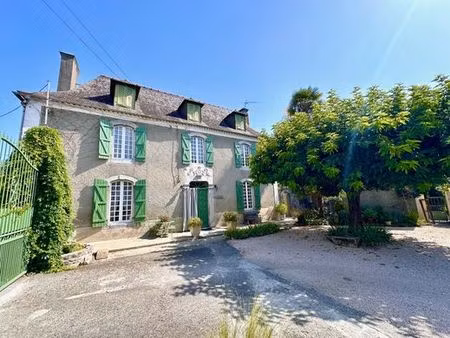 maison de prestige de 241 m2 en vente lamarque-pontacq  occitanie