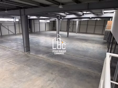 location local commercial 1 052m² bouguenais 44340