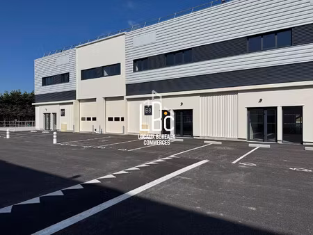 location local commercial 401m² bouguenais 44340