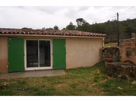 location appartement 2 pièces 21.87 m² à châteauvert (83670)  355 €