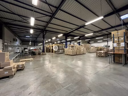 location local commercial